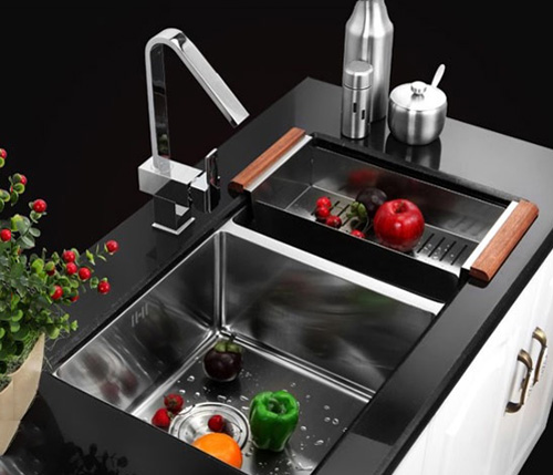 注重廚房水槽清潔維護 避免不必要的麻煩發(fā)生