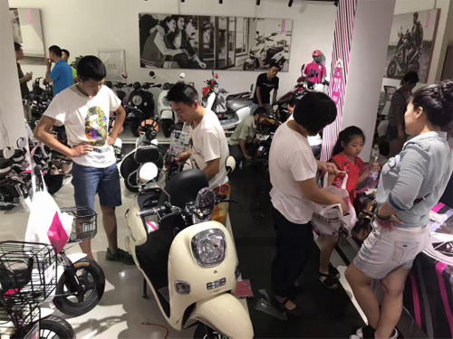 ���£���(��i)�����ŵ����GԴ��늄�(d��ng)܇Ʒ���д��(d��ng)��