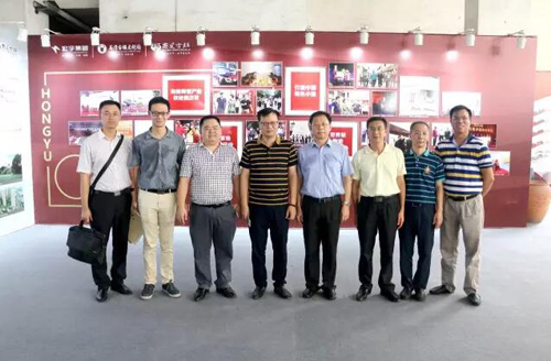 ��ɽ�аl(f��)�ľ־��Lһ���{(di��o)�з�ɽ���Ї��չȡ���ɫС�(zh��n)