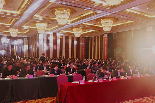 ���ˏN�l(w��i)��ļ������ϻ��� ����(chu��ng)�l(f��)չ��ģʽ