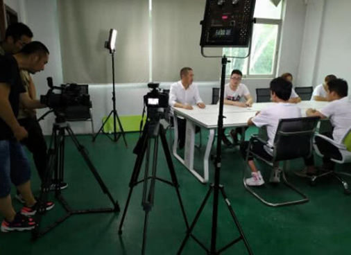 CCTV���\(ch��ng)�řn������Ŀ�M���L�����Z�������i