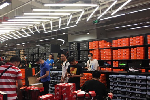 ȫ������ģʽ���Ϳ˰����_(d��)˹Ʒ��Ь���ۿ۵�ǰ���V�