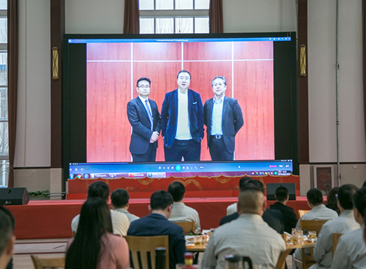 ���·ݰl(f��)؛���|Ԫ,���ˮ���Ј���ů����ʮ��