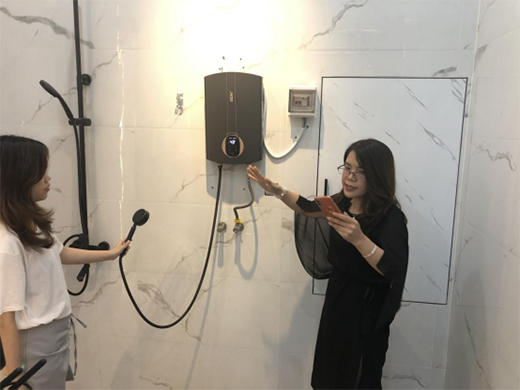 ���Z�£������������� ����{��