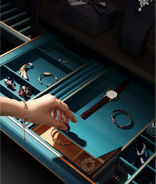 ����BVϵ���ռ{������o�㡰������ñ�g����ͬ���w�