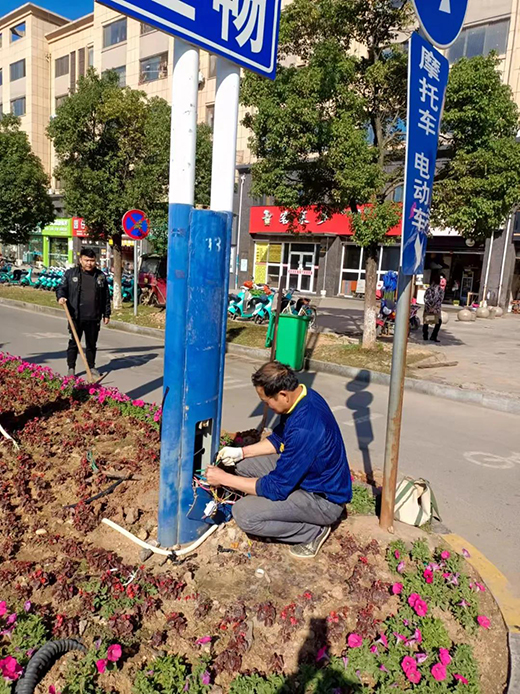 路燈改造扮靚居民幸福生活