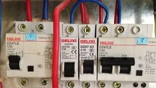 60A的空氣開關(guān)，為何30幾A的電流就跳閘了?